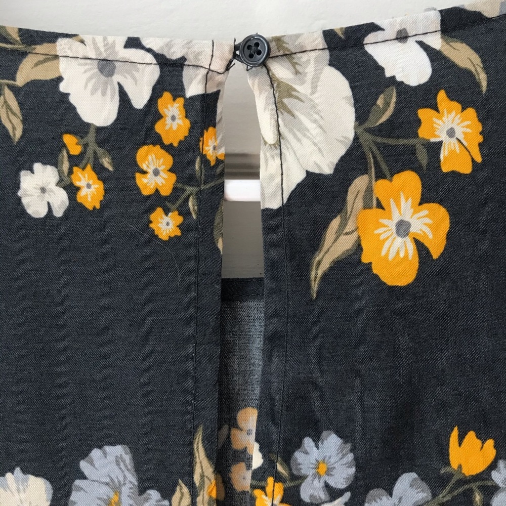 Patterned Dress - Picture 4 of 5